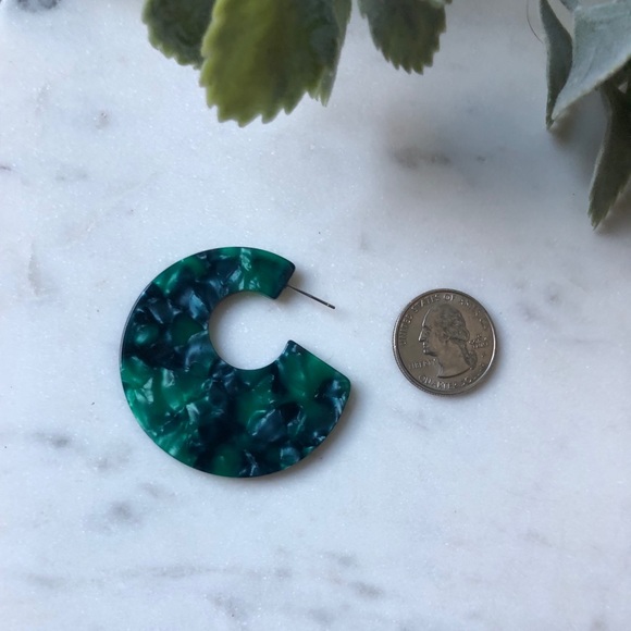 The Sage - Emerald Resin Hoops - Picture 3 of 3